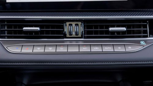 EBRO s700 HEV 2026: conducimos el híbrido deseado