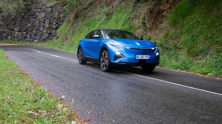 Alpine A390 GT 2026, al volante del nuevo puntal tecnológico de la firma francesa