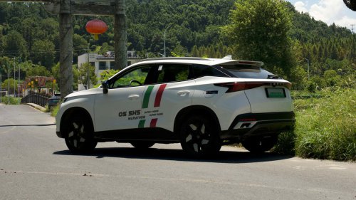 Este Toyota híbrido recibe un baño de realidad del Omoda 5 SHS-S