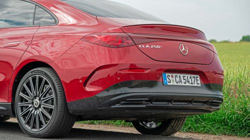 Mercedes-Benz CLA 2025: conducimos la cautivadora berlina