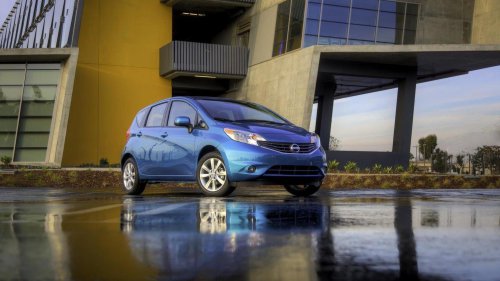 Nissan, 'You Could Be Fined $500:' Nissan Driver Films Man Getting Beat Up at Light. Then She Gets Call 8 Months Later