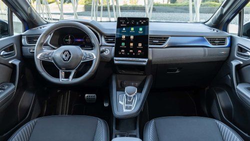 El Yaris Cross tiene un problema con el nuevo precio del Captur híbrido