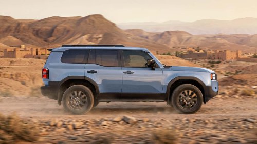 ¿No has comprado todavía el Land Cruiser? Acierto, porque llega la mejor versión 4x4