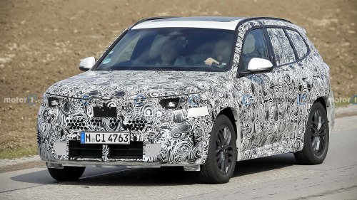 BMW X1 (2027): Facelift der Verbrenner-Variante zeigt sich