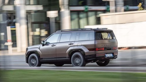 Hyundai Santa Fe, Le Hyundai Santa Fe hybride rechargeable a plus de puissance avec le modèle 2026
