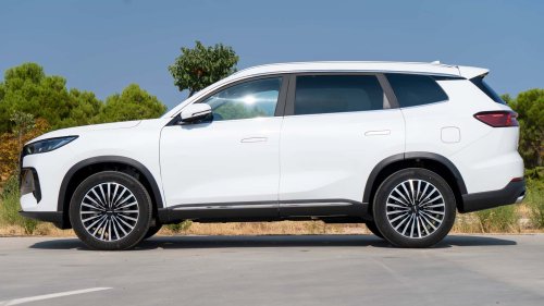 EBRO s800 con motor de gasolina: lo que nos gusta (y no) del SUV de 147 CV y 7 plazas