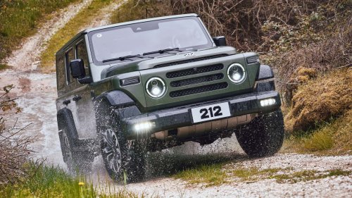 BAW 212 vs. Jeep Wrangler: Retro-Geländewagen im Vergleich