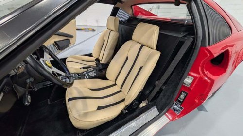 Cette Ferrari 308 GTS de Magnum est mise aux enchères