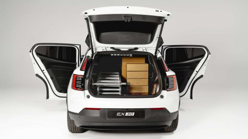Volvo EX30 Cargo : le SUV se transforme en utilitaire