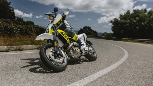 Husqvarna actualiza sus motos 701 de enduro y Supermoto para mejorar el control