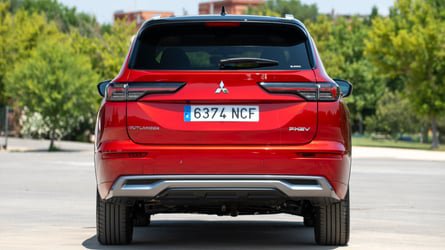 Grandis y Outlander: los SUV electrificados de Mitsubishi para la RFEC