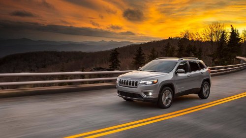 Jeep, 'No Engine Or Transmission Issues?': Illinois Uber Customer Gets Into 2019 Jeep Cherokee. Then He Sees the Odometer