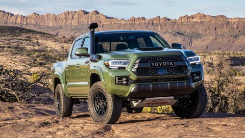 'I Used to See That All the Time:' Toyota Tacoma Driver Changes His Air Filter. Then He Pulls the Old One Out