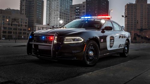'Guessing It's a Ford Explorer:' Woman Says People Always Think She's a Cop. Why Does She 'Love' It?