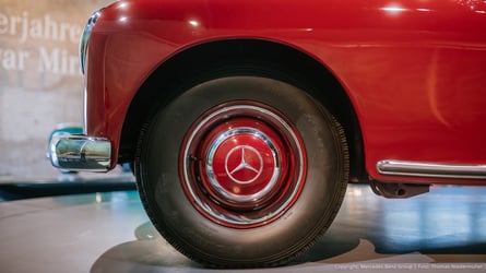 Mercedes, Mercedes 300 (W 186): Dieser Adenauer ist rot