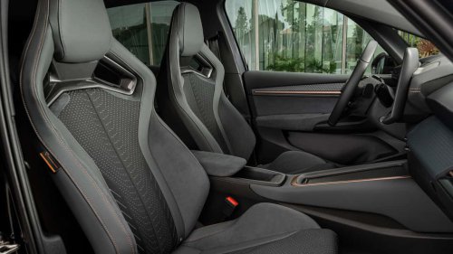 Al volante del esperado CUPRA Born  VZ 2026: con 326 CV y batería de 79 kWh