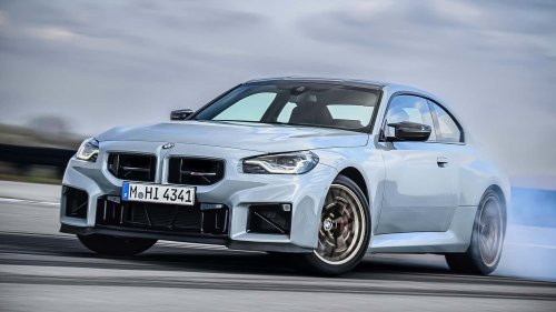 BMW, BMW M2, Verrückter BMW M2 mit über 1.000 PS driftet in einer Autofabrik