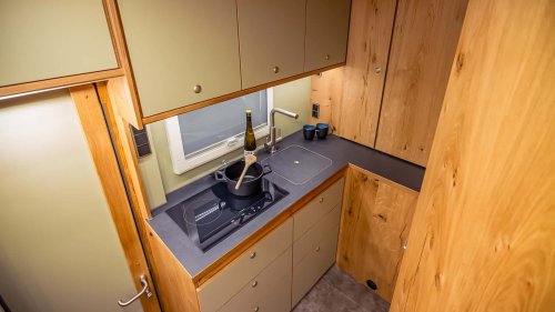 Mercedes-Benz, Mercedes-Benz Sprinter, Esta Mercedes-Benz Sprinter es una autocaravana muy aventurera