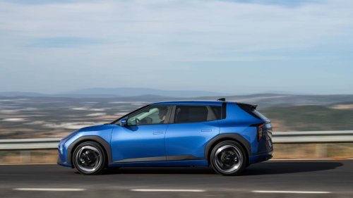 Kia EV4, primera prueba del compacto coreano fabricado en Europa