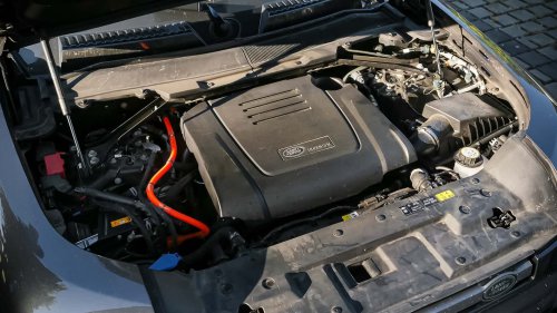 Land Rover Defender P300e im Test: Sanftmütiger Offroad-Gigant