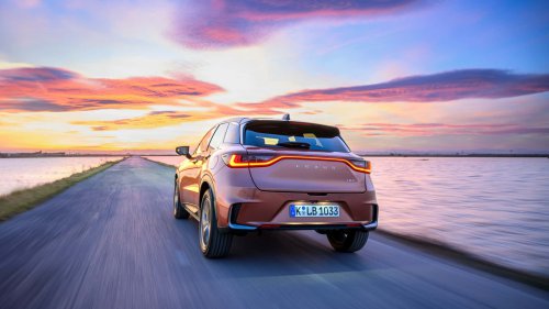 El Lexus (basado en un Toyota) de acceso es ahora más asequible