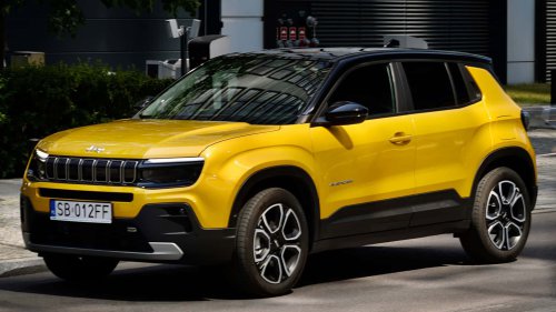 Jeep Avenger vs. Ford Puma, duelo entre SUV híbridos y eléctricos