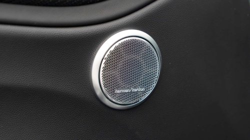 Al volante del Alfa Romeo Giulia QV 2026, una berlina deportiva de libro