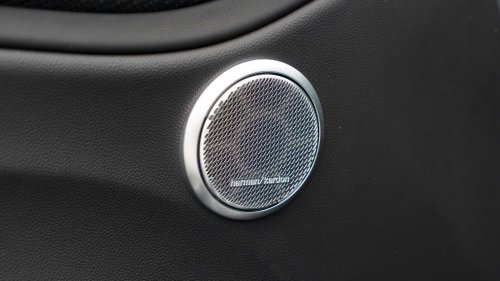 Al volante del Alfa Romeo Giulia QV 2026, una berlina deportiva de libro