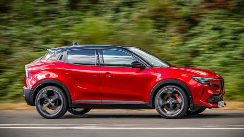 Alfa Romeo Junior Veloce im Test: Elektro-Knaller mit Charisma?