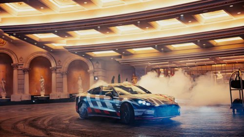 Mercedes-AMG GT, La Mercedes-AMG GT Coupé 4 portes est présentée en avant-première avec Brad Pitt