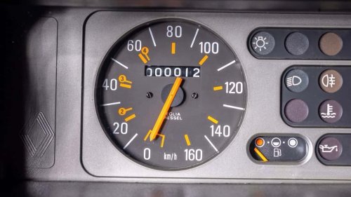 Renault, Precio entre 5.000 y 10.000 € para este Renault 5 clásico que se abandonó estando nuevo