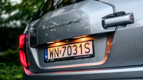 Desde 23.800 € y con motor de gasolina, híbrido o eléctrico. Con el KGM Torres, tú decides