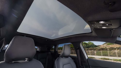 Mitsubishi Grandis 2025, al volante del SUV familiar urbano electrificado