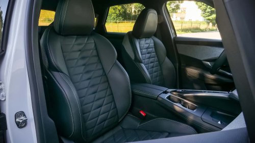 Peugeot | Peugeot E-3008 (2025) im Dauertest: Starkes Design, hoher Preis