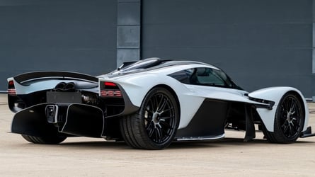 Aston Martin prueba un prototipo de aspecto brutal: ¿de qué se trata?