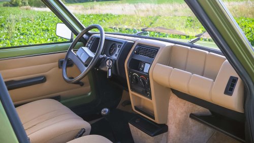 Renault, Renault 5 clásico: abandonado nuevo y encontrado con sólo 12 km