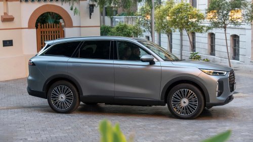 EBRO s900 PHEV 4x4, primera prueba del SUV 7 plazas de la firma española