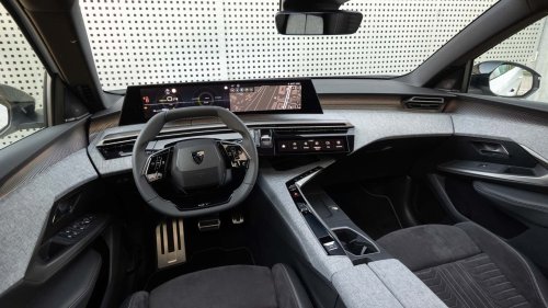 Mandos y pantallas: cómo cambian los interiores de los coches