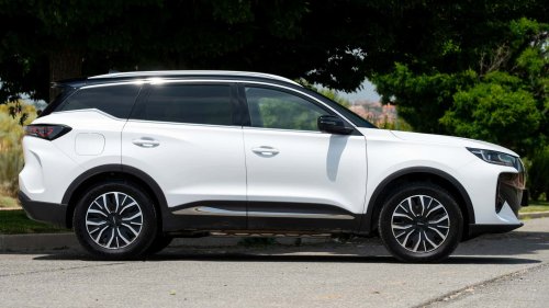 EBRO baja el precio del s700 PHEV a una cifra increíble