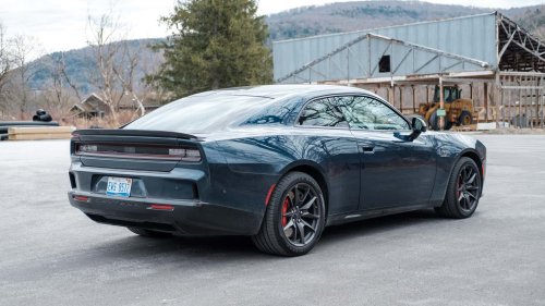 Jeep, Dodge, Tesla, Jeep dan Dodge EV Akan Dapat Akses Supercharger Tesla di 2026