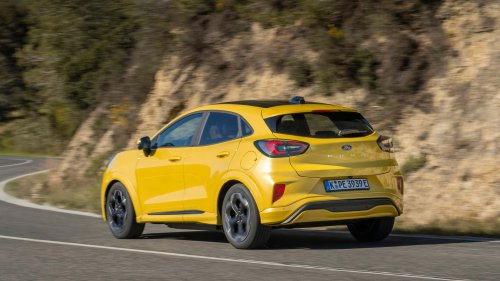 Jeep Avenger vs. Ford Puma, duelo entre SUV híbridos y eléctricos