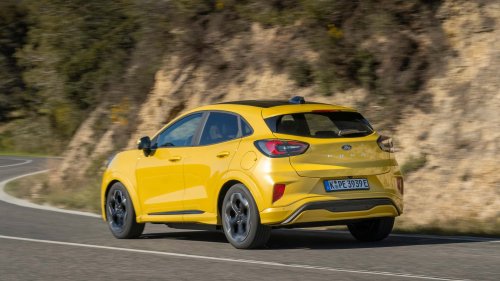 Jeep Avenger vs. Ford Puma, duelo entre SUV híbridos y eléctricos