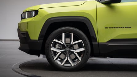 Nouvelle Jeep Compass : la gamme s’élargit avec les finitions Business et Summit