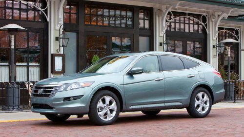 'You Need This for Your Wife:' Expert Goes to Junk Yard. Then He Spots This Rare Honda In Perfect Condition