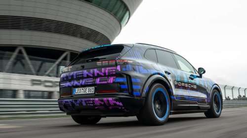 Porsche, Porsche Cayenne, The Porsche Cayenne Electric's Interior Is an Ode to Screens