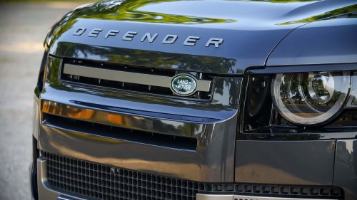 Land Rover Defender P300e im Test: Sanftmütiger Offroad-Gigant