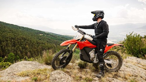 La moto électrique va là où l'essence ne peut pas (et établit un record du monde)