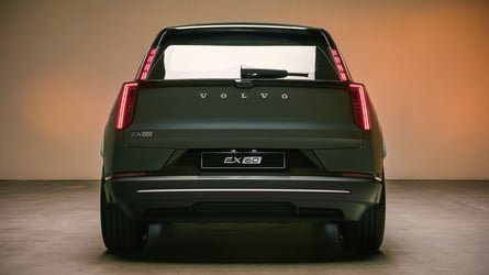 El Volvo EX60 estrena un elemento de seguridad pasiva inédito