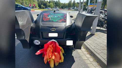 Irrer Batmobil-Umbau am Nürburgring erwischt