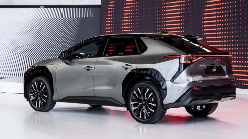 Toyota, Toyota bZ4X, Nuevo Toyota bZ4X 2026: ¿precios, ofertas y equipamientos? ¿Básico y autonomía?